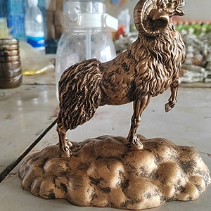 義烏工藝品廠(chǎng)家本廠(chǎng)為涼山客戶(hù)定制活動(dòng)禮品仿銅羊擺件 義烏工藝品廠(chǎng)家本廠(chǎng)為涼山客戶(hù)定制活動(dòng)禮品仿銅羊擺件