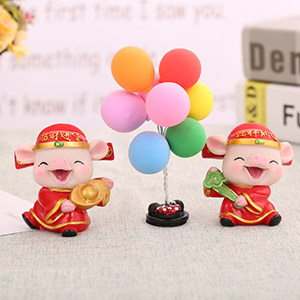 樹(shù)脂工藝品財(cái)神豬汽車(chē)擺件生日飾品廠(chǎng)家直銷(xiāo)